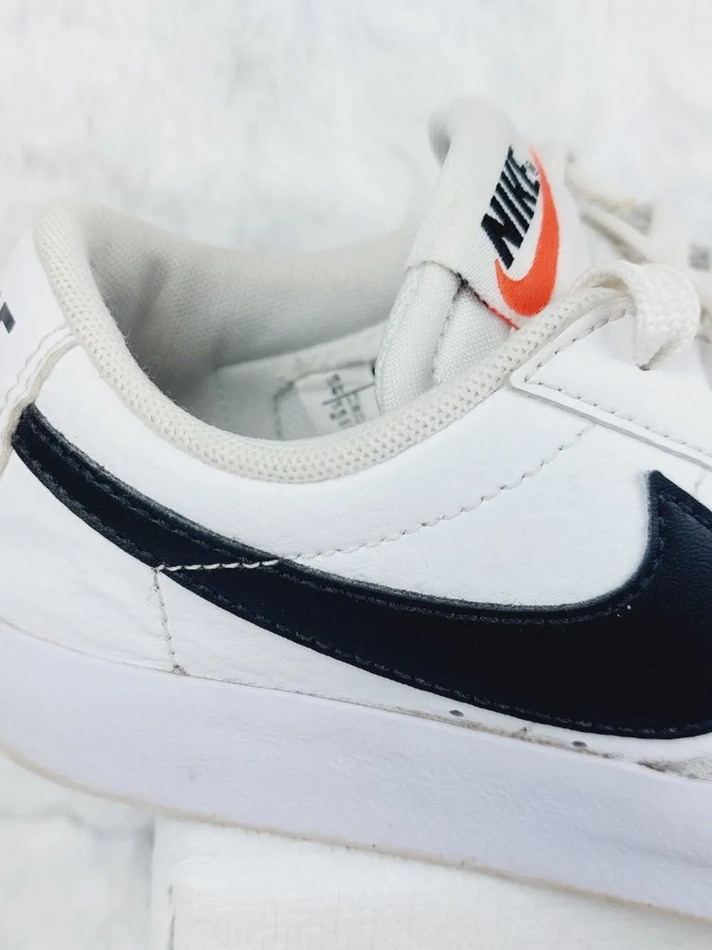 Nike Girl's Black White Blazer Low Vint Low Top Athletic Sneaker Size 4Y